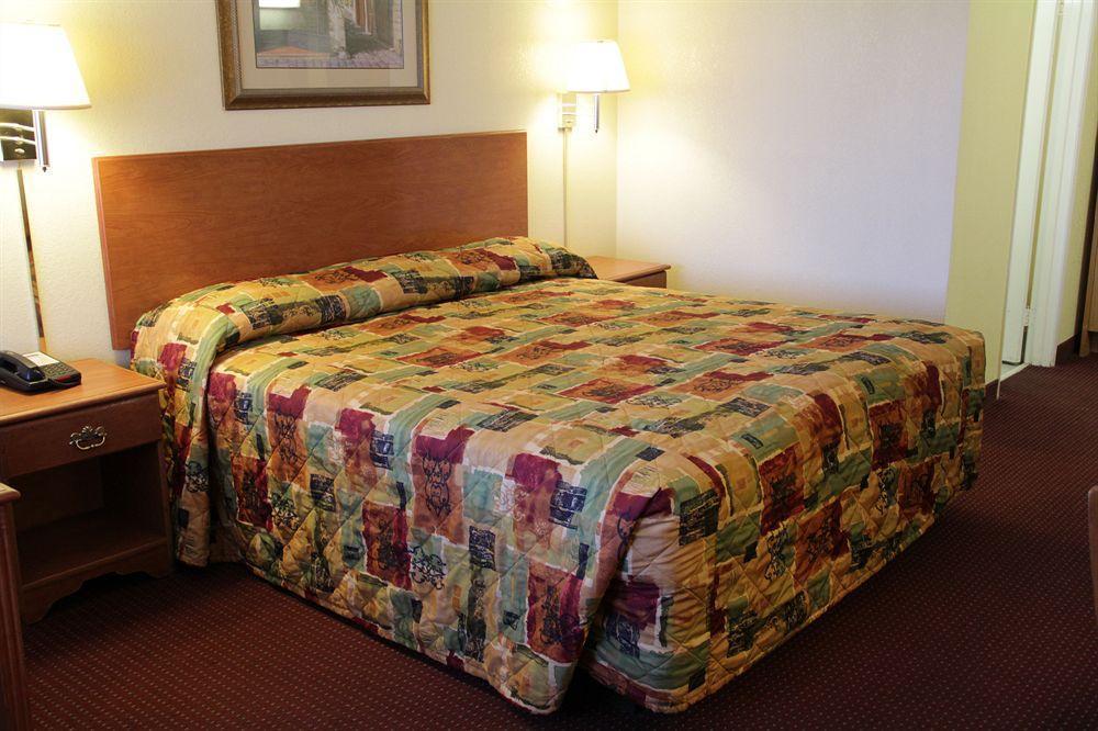 Relax Inn & Suites El Cajon Buitenkant foto