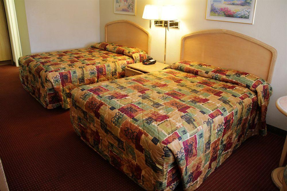 Relax Inn & Suites El Cajon Buitenkant foto