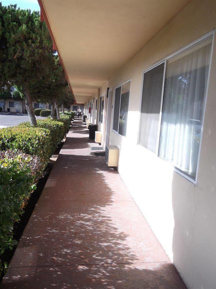 Relax Inn & Suites El Cajon Buitenkant foto